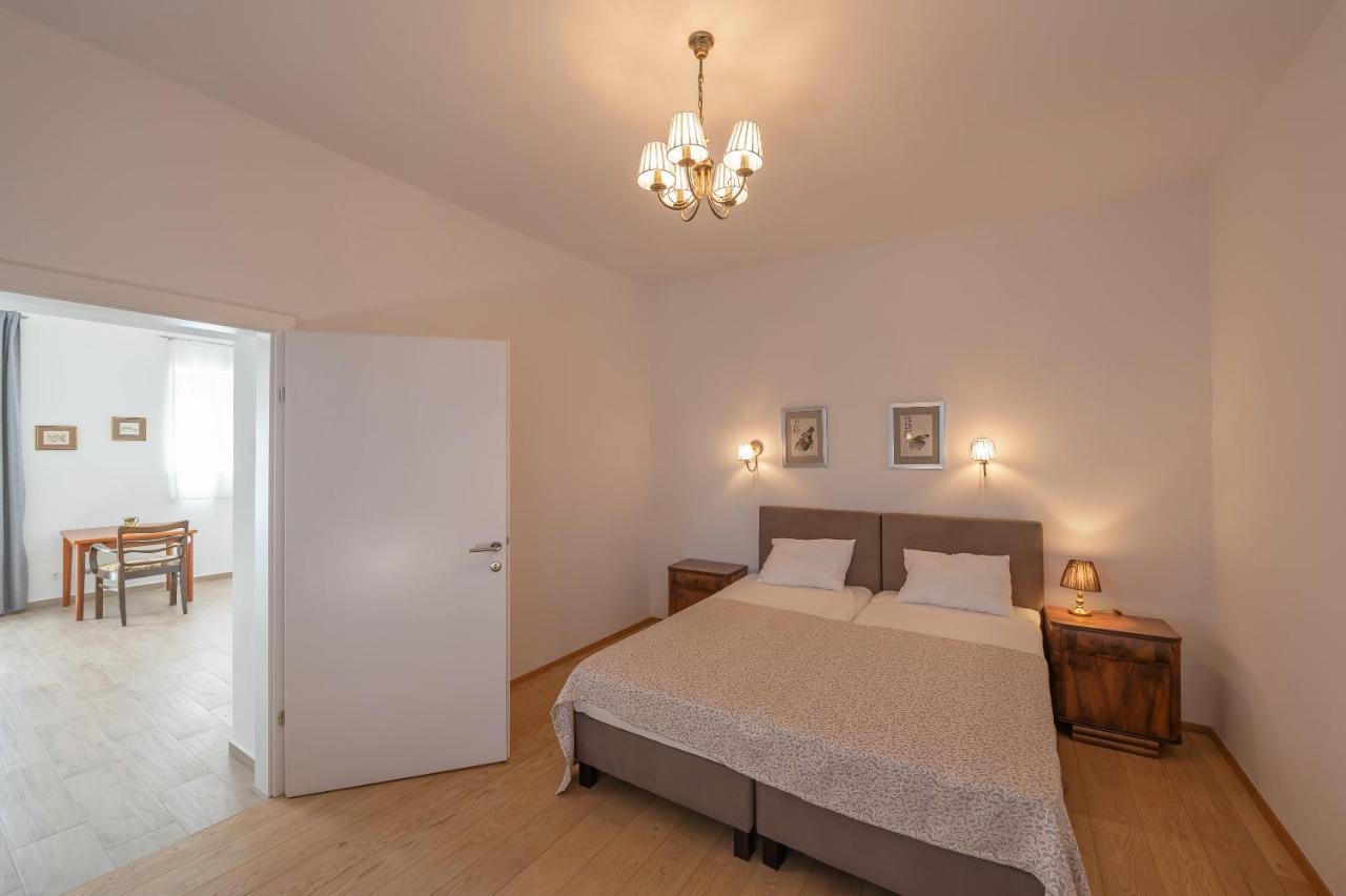 Musik - Historical In Apartment *