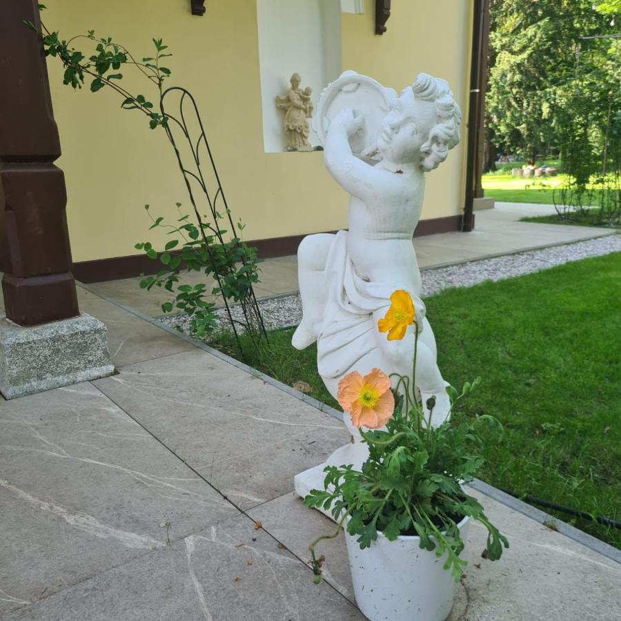 Musik - Historical In Apartment Baden