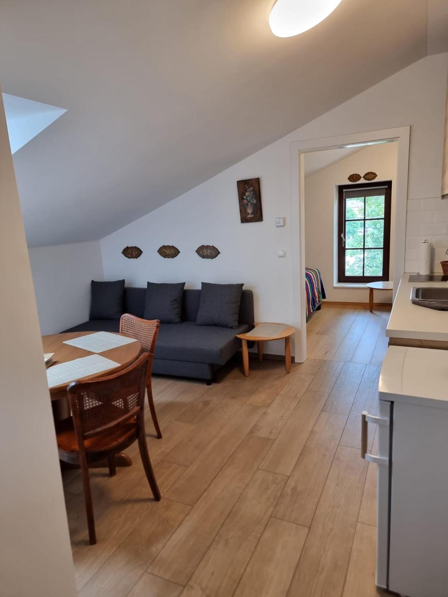 Musik - Historical In Apartment
