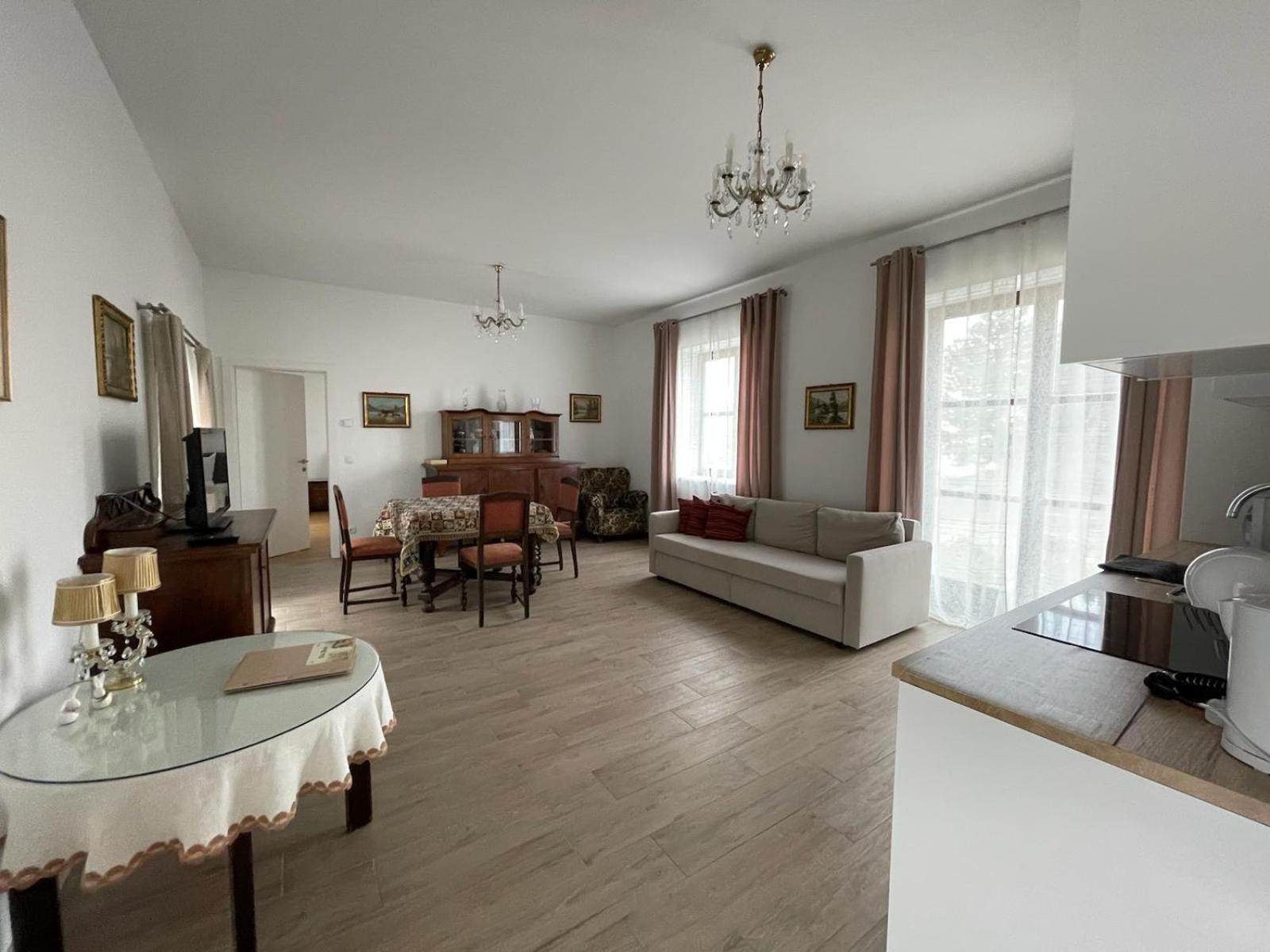 Apartment Musik - Historical In *