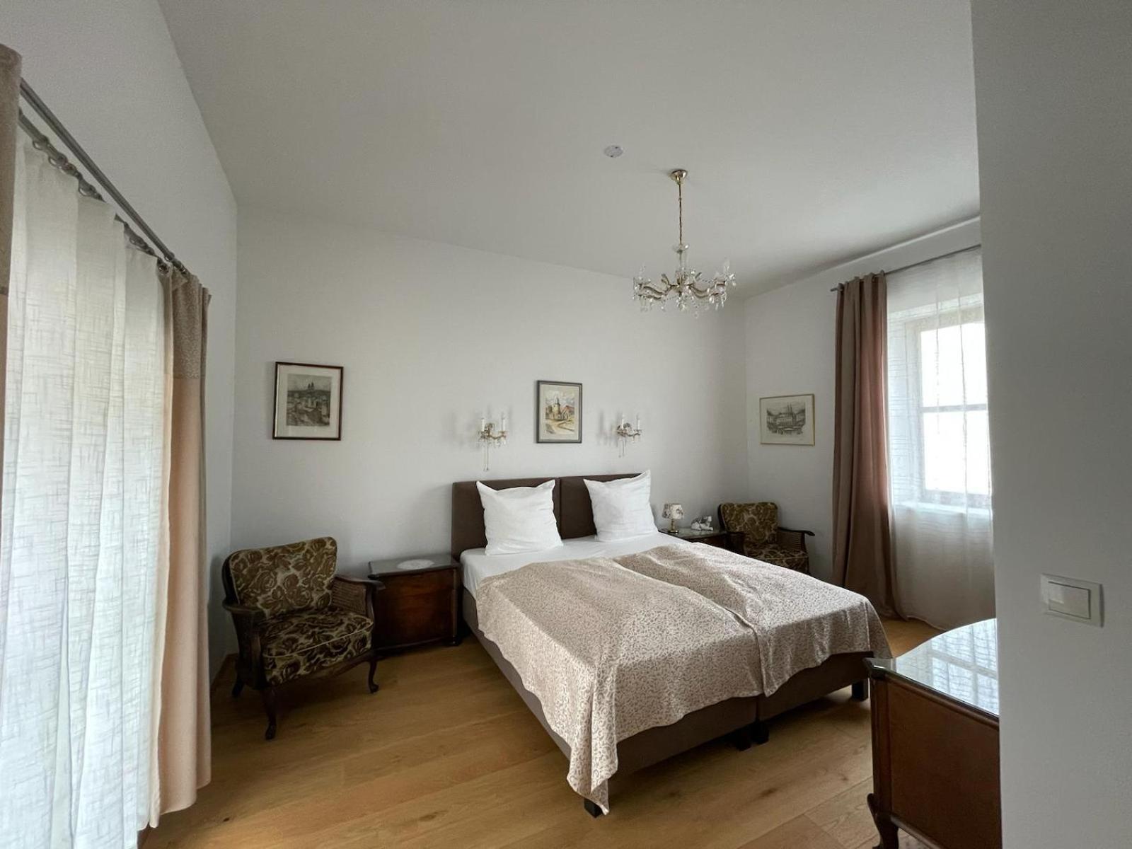 Musik - Historical In Apartment *