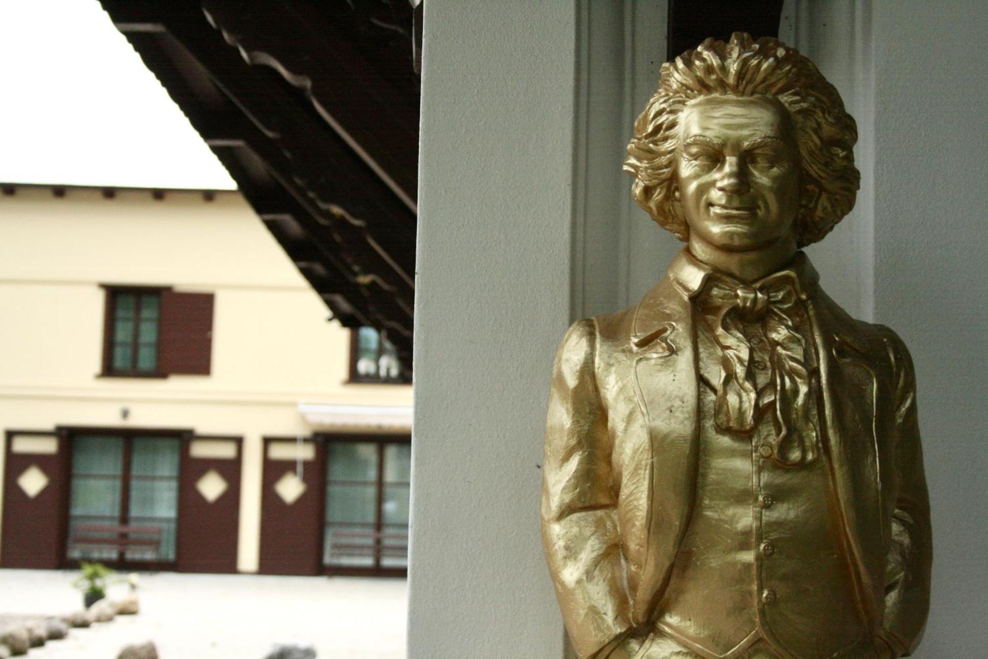 Musik - Historical In Apartment